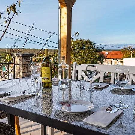 Kuca Marija - Traditionelles Steinhaus Bei Zadar * Debeljak