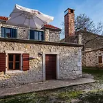 Tatil Evi Kuca Marija - Traditionelles Steinhaus Bei Zadar